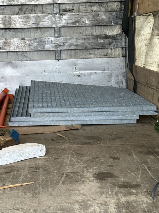 Gratare zincate metalice