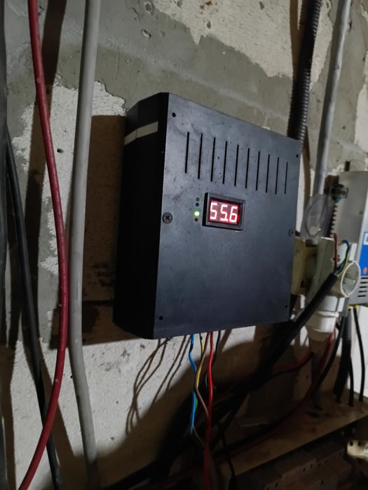 Vând controler eolian