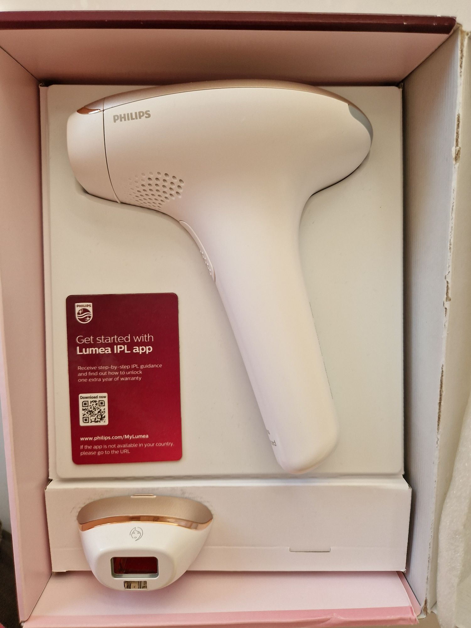 Фотоепилатор Philips Lumea Bri924