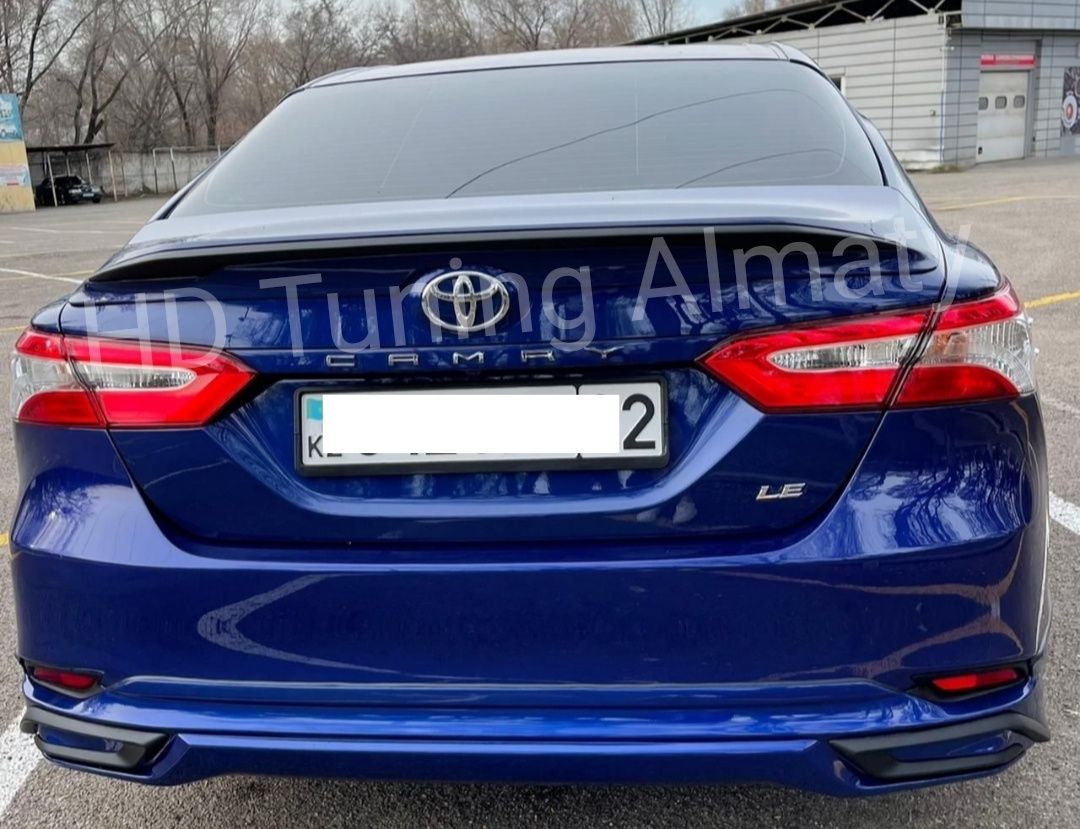 Спойлер на крышку багажника Toyota Camry 70