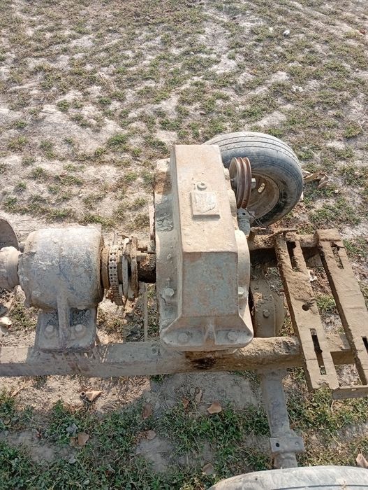 Редуктор 250 сотилади