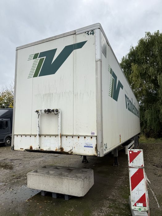 Semiremorca frigorifica si duba inchisa