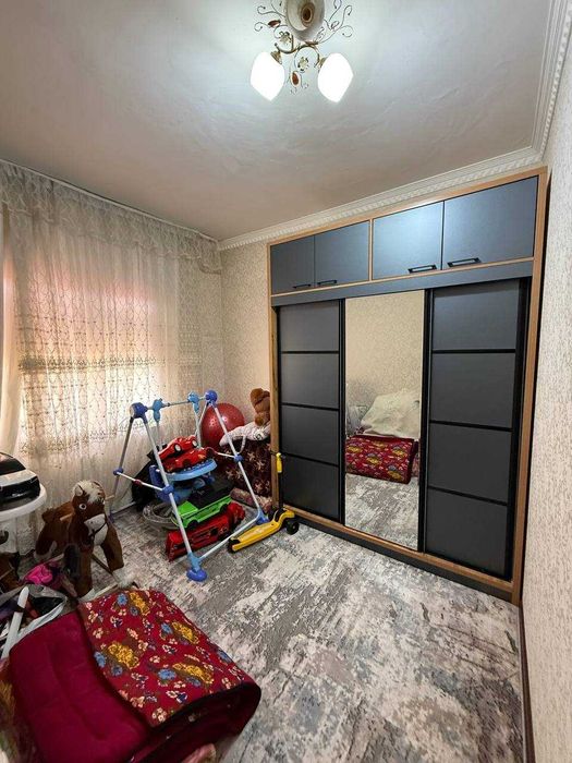 Продаю СВОЮ квартиру 3-х комнт можно сделать -4х . 89кв на Мирабадский