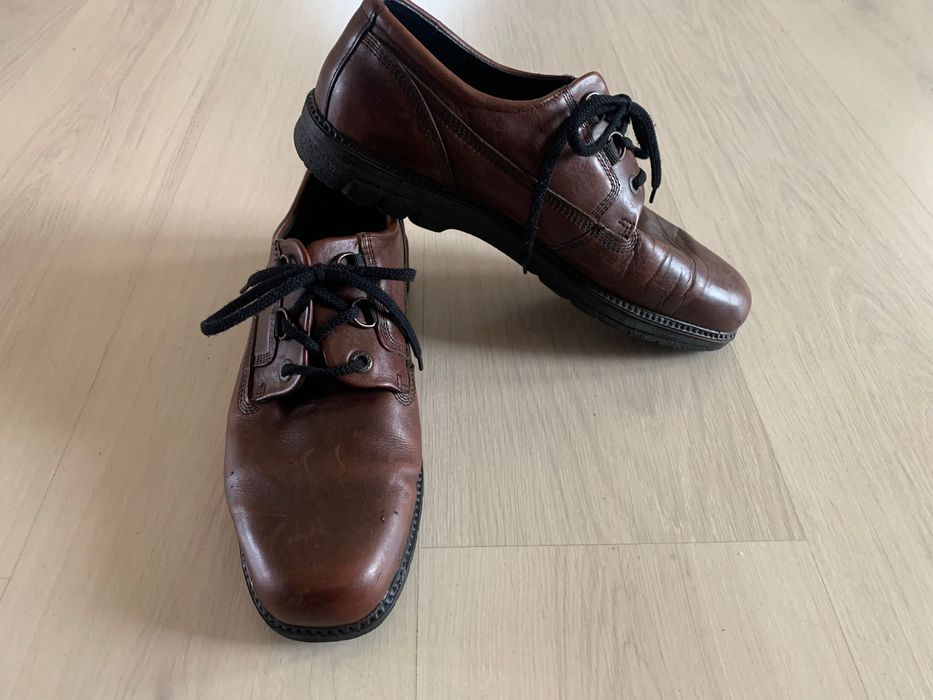 Vând pantofi piele interior și exterior ECCO (42)