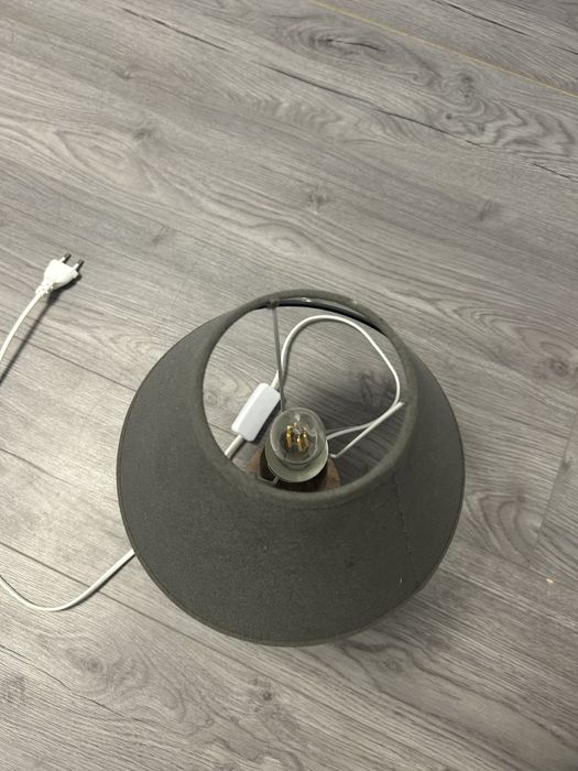 Veioză din lemn – lumină caldă + bec inclus – ușoară