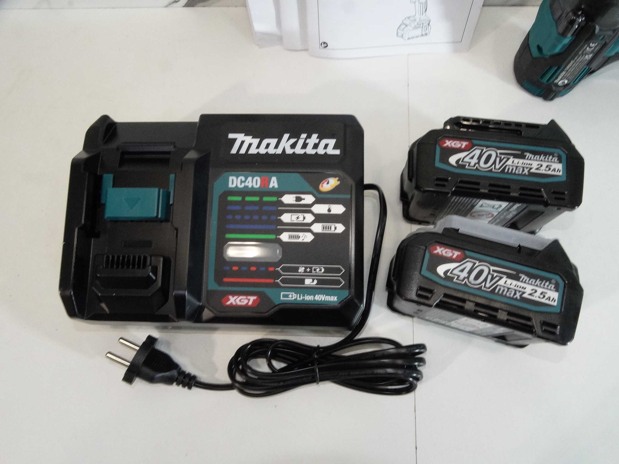 Makita TW 004 / 2 x 2.5 Ah - Мощен гайковерт 350 Нм