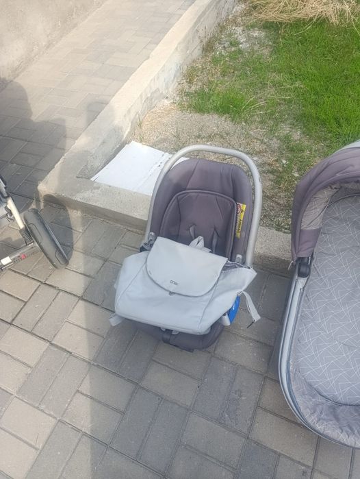 Универсальная коляска 3 в 1 для малышей