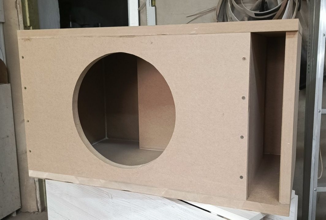 Продам новый короб под 12