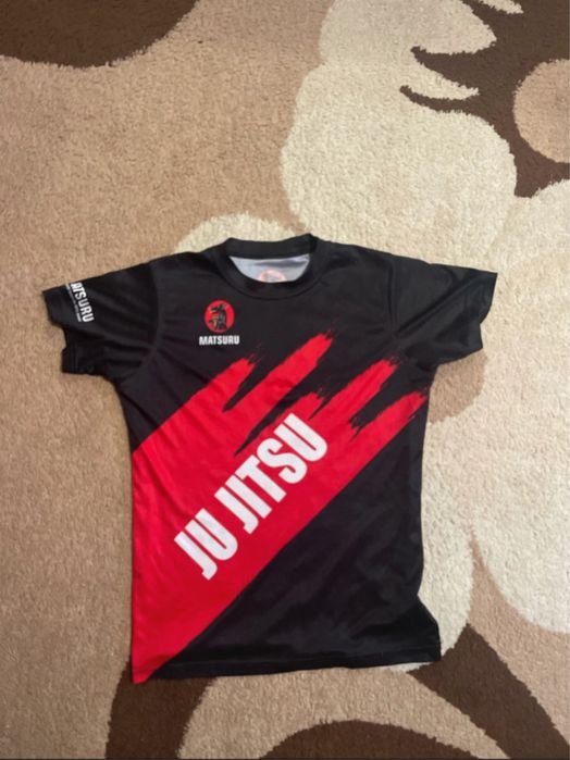 Tricou compresie pentru sport