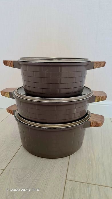 Кастрюли антипригарные 3 шт в хорошем состоянии
