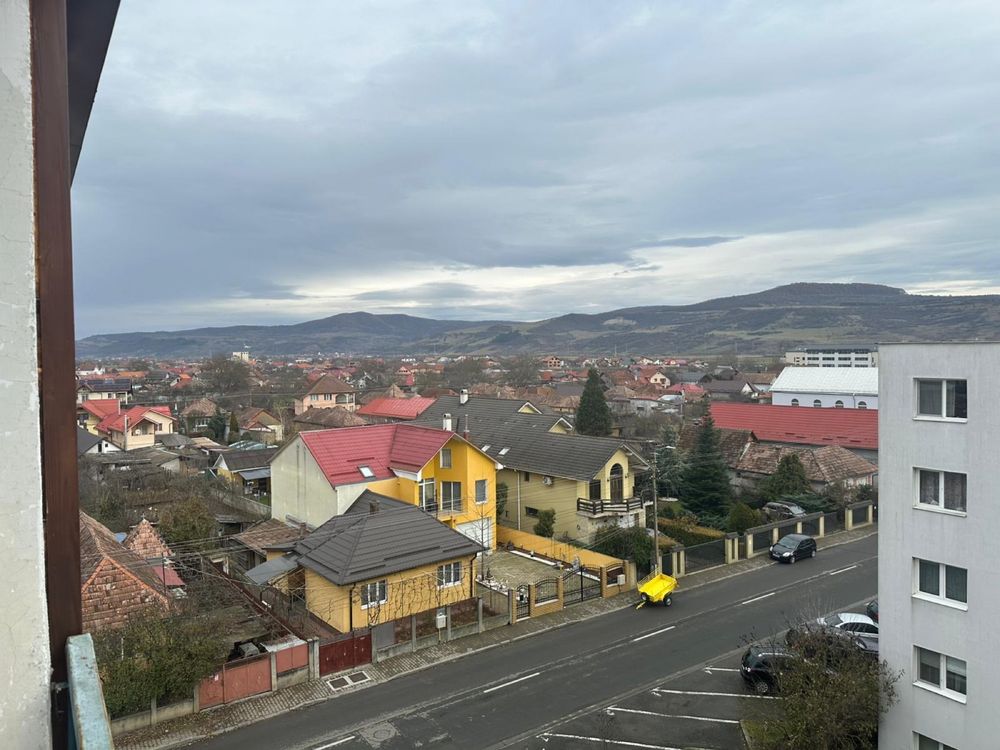 Vand apartament cu 2 camere