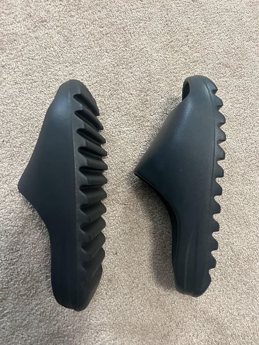 Yeezy slides toate marimile