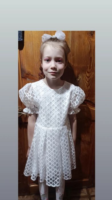 Прокат платья на выпускной либо на другой праздник.