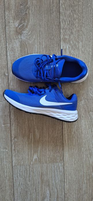 Adidași noi Nike. Marime 36,5