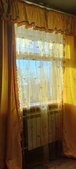 Продаю шторы и тюль.