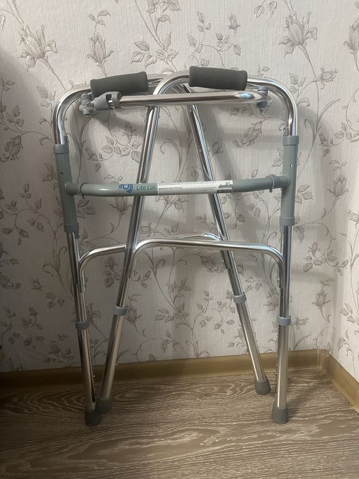 Продам ходунки , почти новые , не пригодились