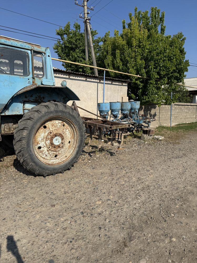 Traktor mtz80 sotiladi