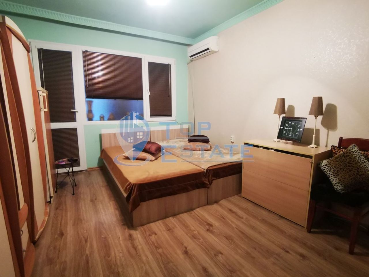 Продава се Тристаен апартамент в Горна Оряховица - 70 кв.м за 984 €/кв.м - Снимка #2