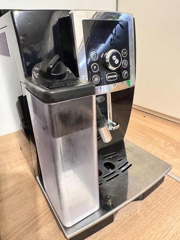 Espressor automat Delonghi Cappuccino ECAM 23.460 B
