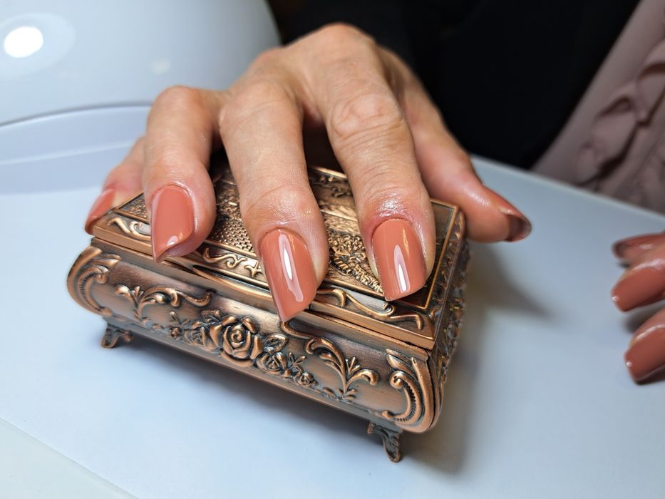 Gel și semipermanent