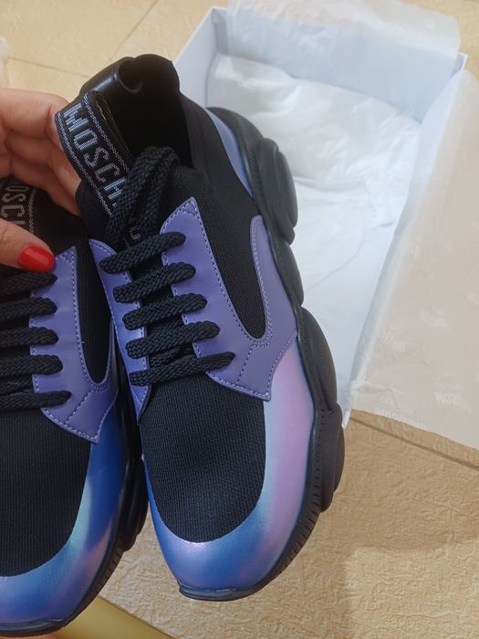 Сникърси Moschino