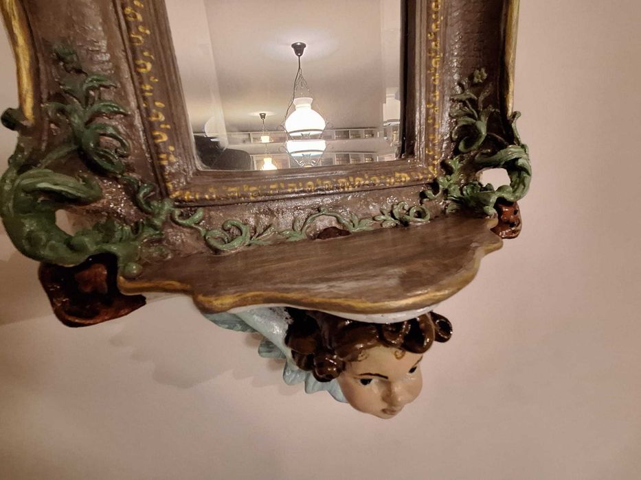 Oglindă vintage cu heruvim recondiționată manual, din rășină