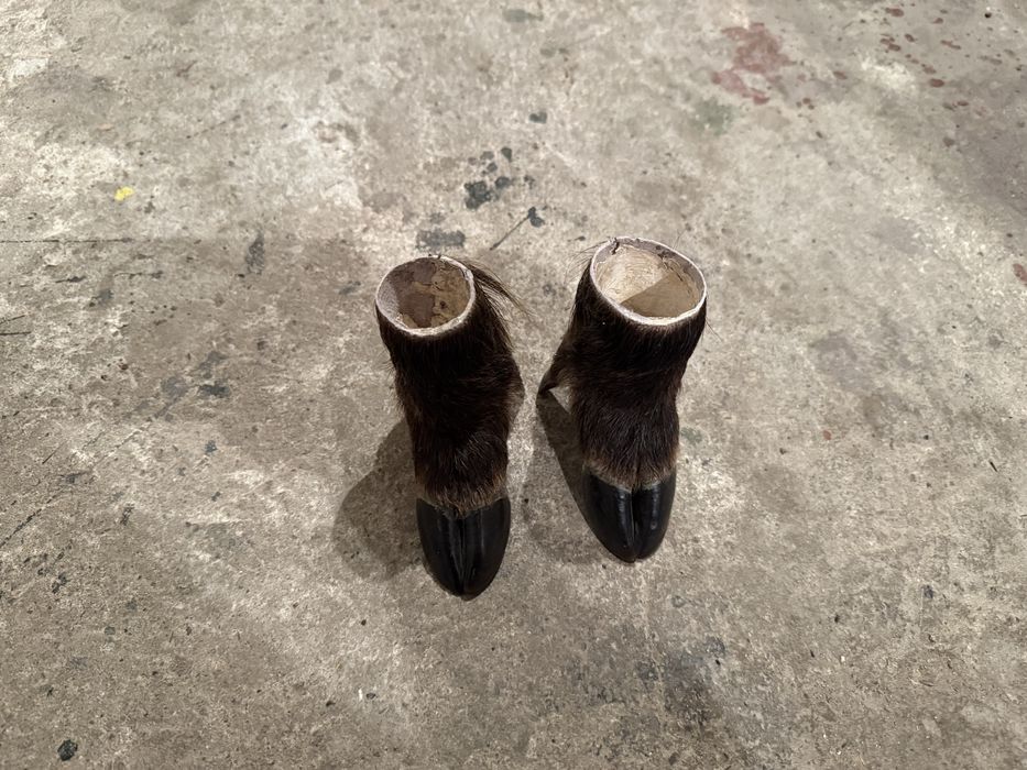 Продавам моливници