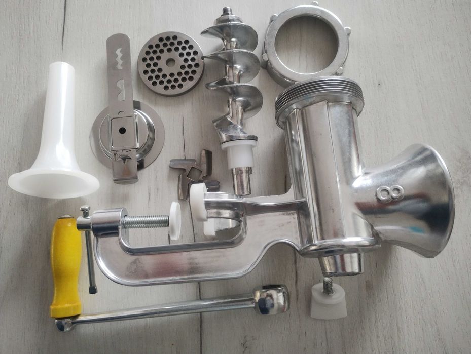 Ръчна машинка за месо.