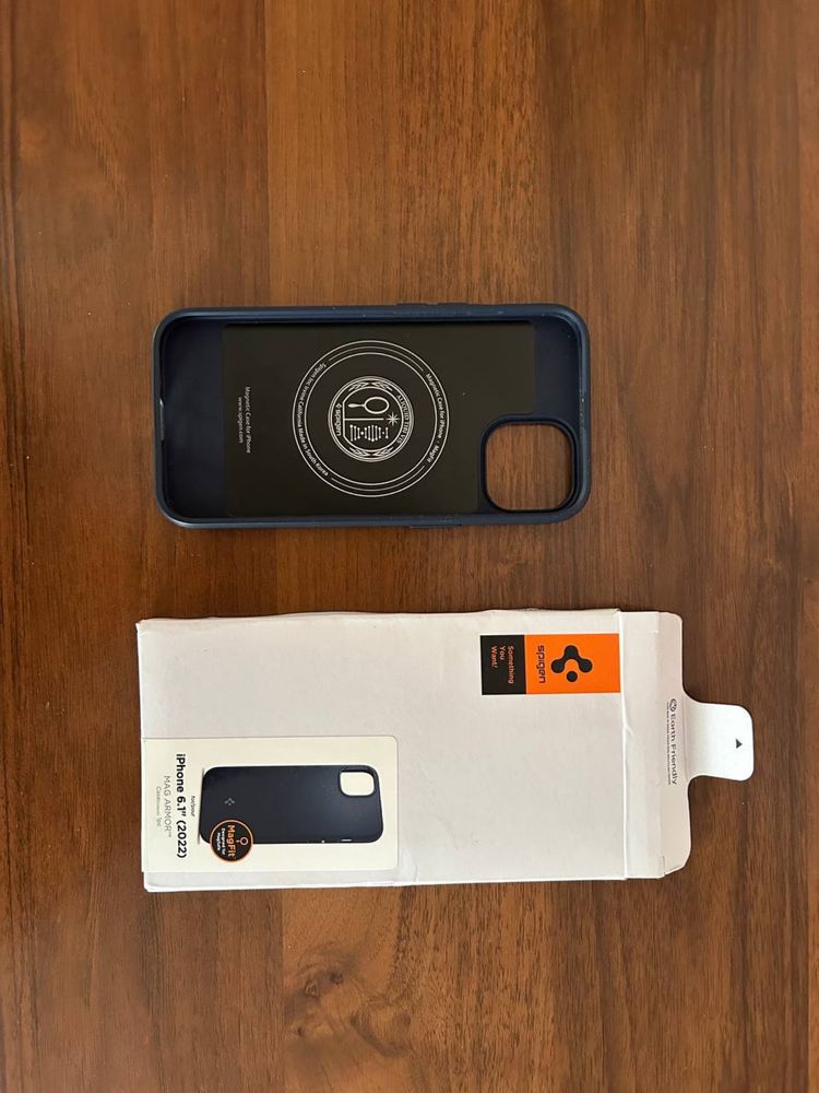 чехол Spigen для Айфона 14 with mag safe б.у оригинал.