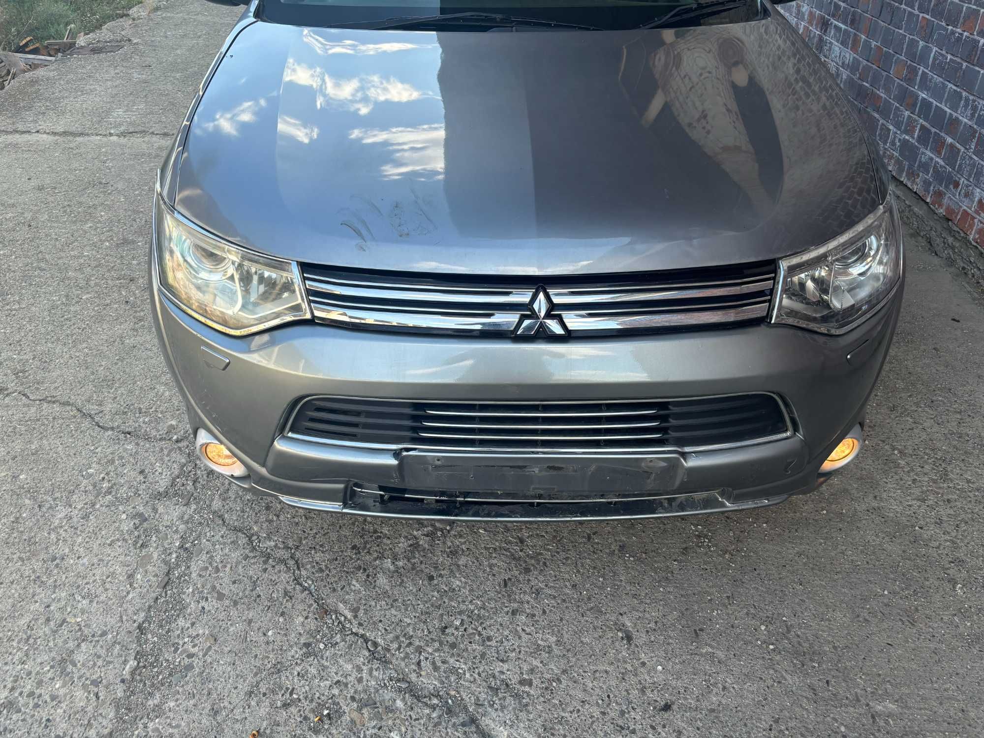 fata completa si piese mitsubishi outlander 3 phev din dezmembrari