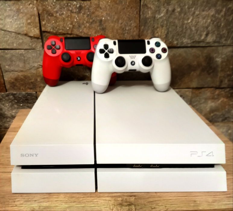 Ps4/Playstation 4 Phat White 500 GB HDD cu peste 20 joc+FC 25+2 Manete