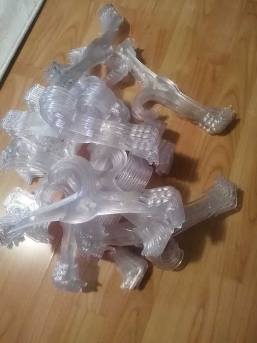 Umerase lenjeri de vanzare