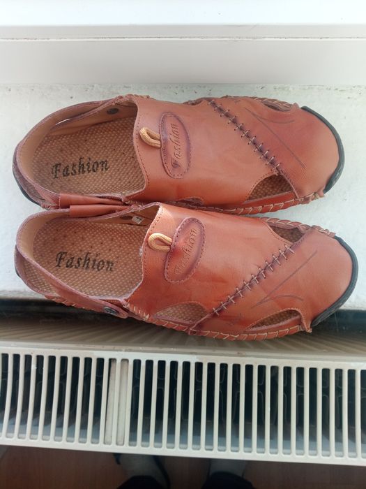 Vând sandale bărbătești mărimea 44 noi