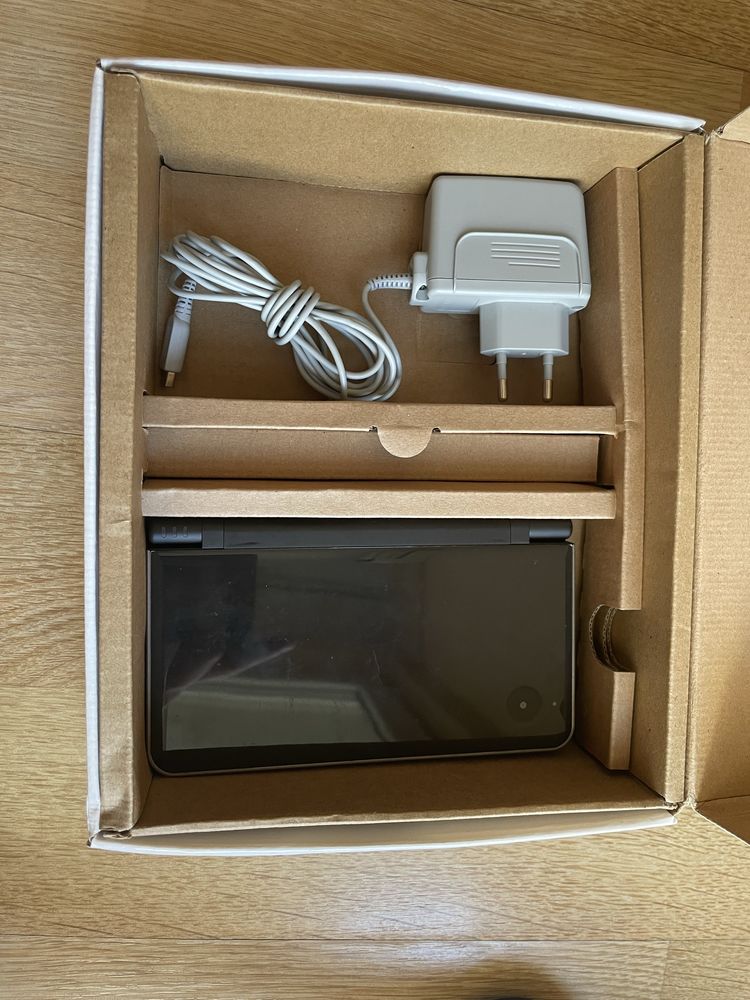 Nintendo DS XL