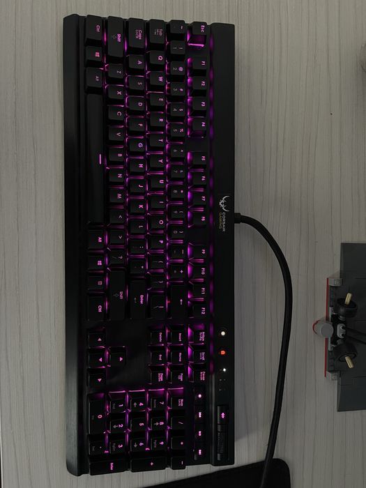 Tastatura gaming mecanica Corsair K70RGB