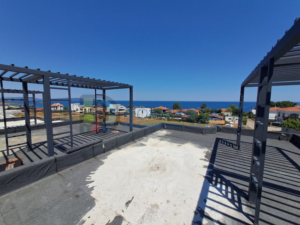 Продава се Къща в с. Лозенец, Област Бургас - 186 кв.м за 1721 €/кв.м - Снимка #1
