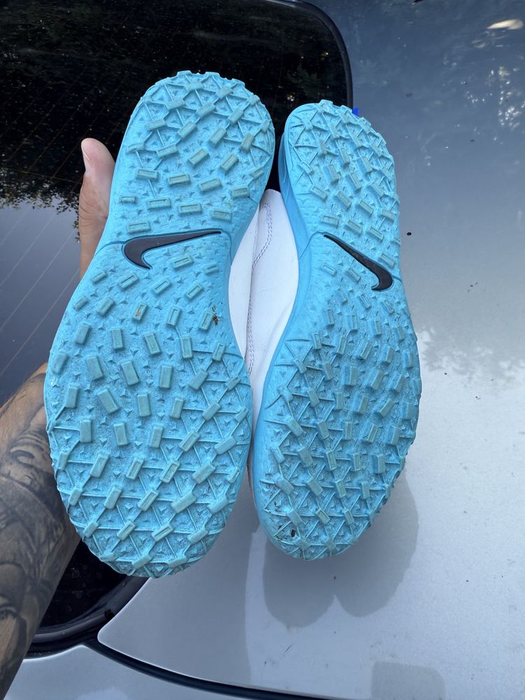 Adidasii sunt ca noi