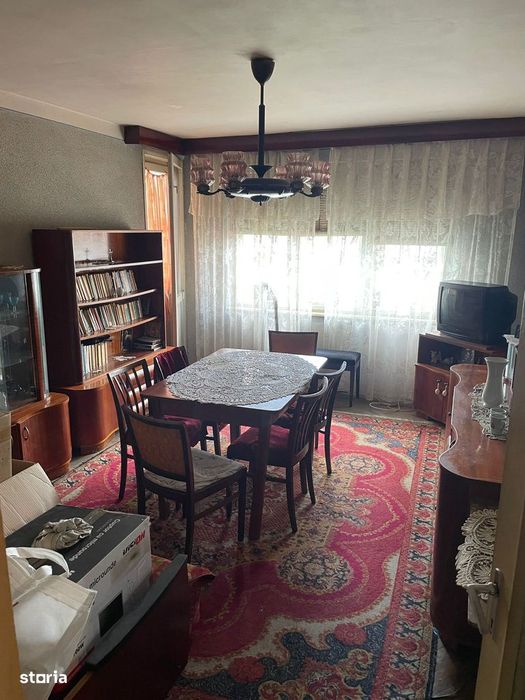 De vanzare apartament 4 camere Central