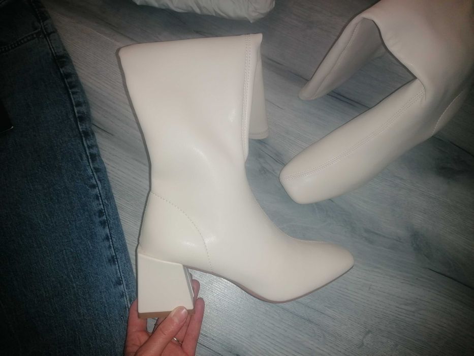 Cizme dama noi crem nr 35
