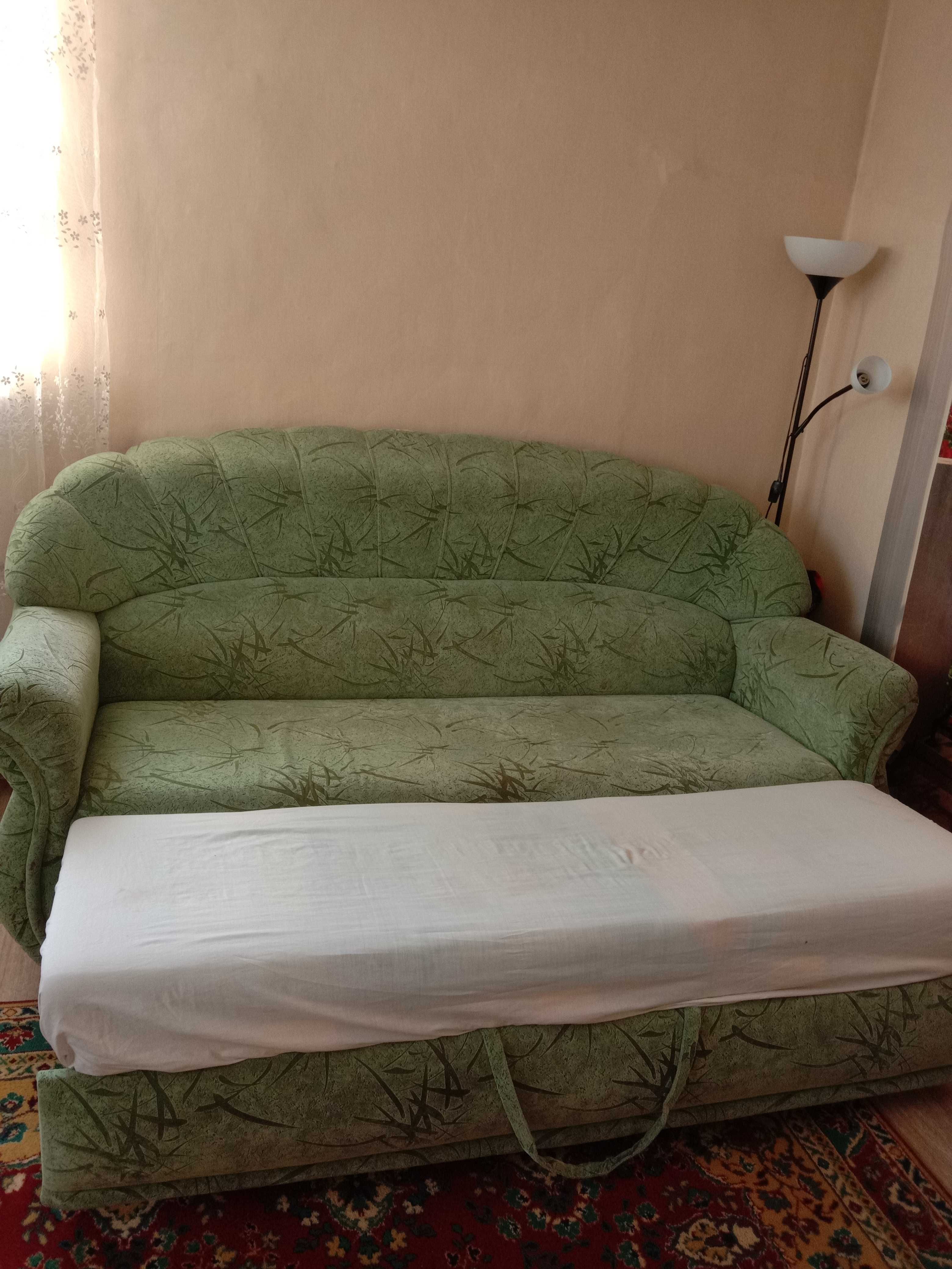 СРОЧНО!!! Продам комплект: диваны 2 шт +кресло 1 шт  б/у