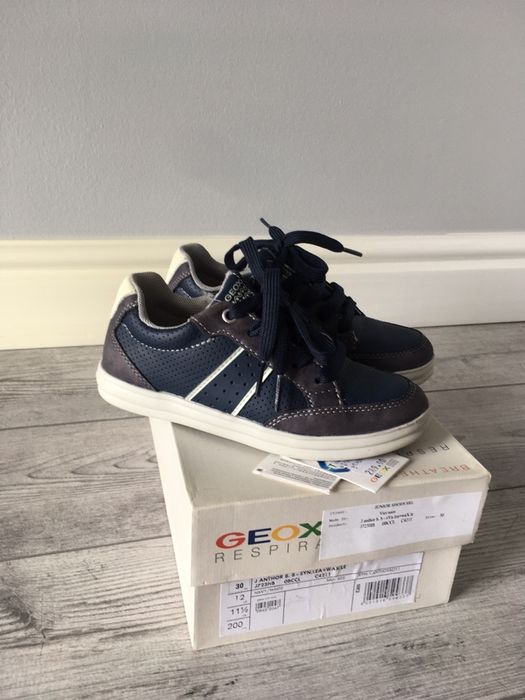 Adidasi Geox, mărimea 30.