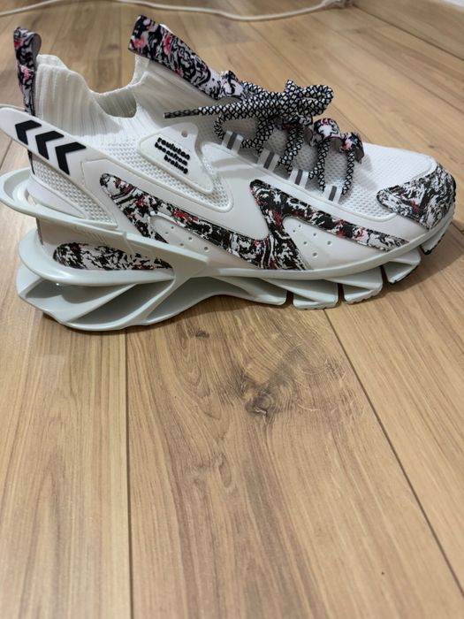 Adidasi/Sneakers Reuluton