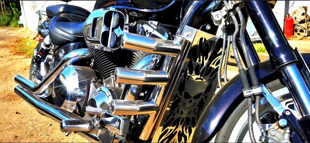 Vând HONDA VTX 1800 F