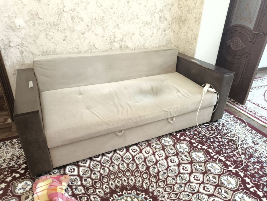 Продам диван,+плед в подарок