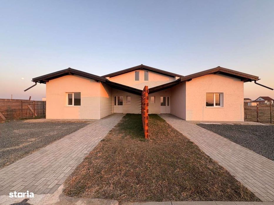 Apartament de vânzare la Casă 3 Camere Via Carmina