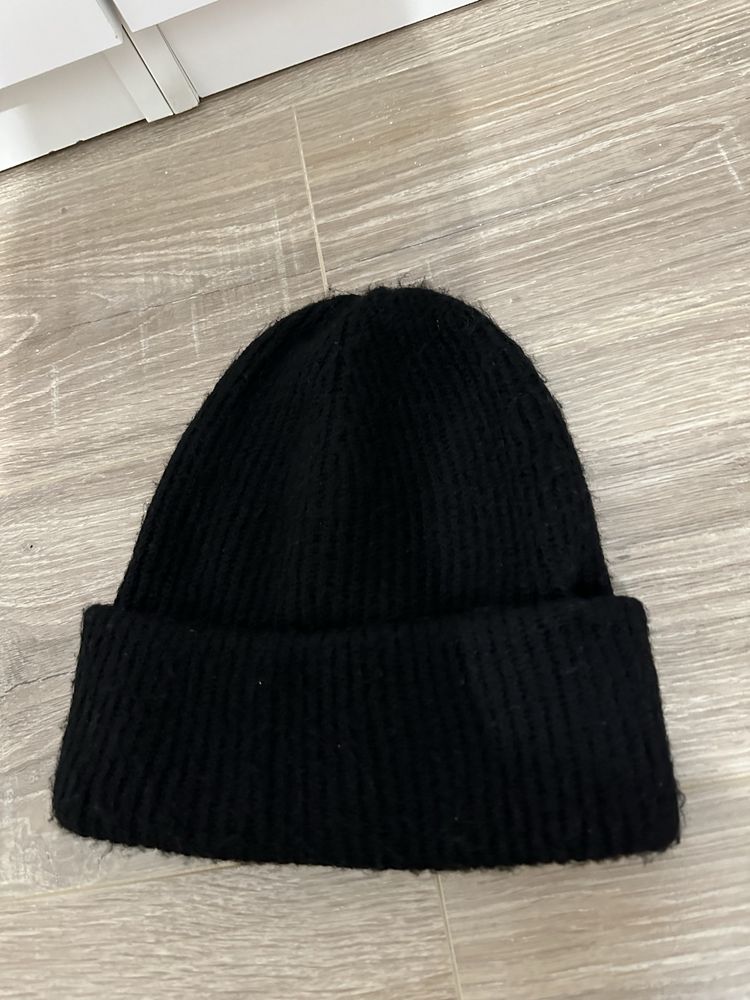 Шапка ………….. h&m