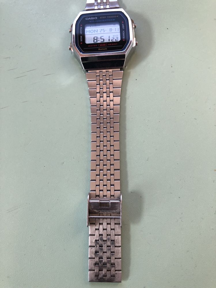 Часовник Casio ретро