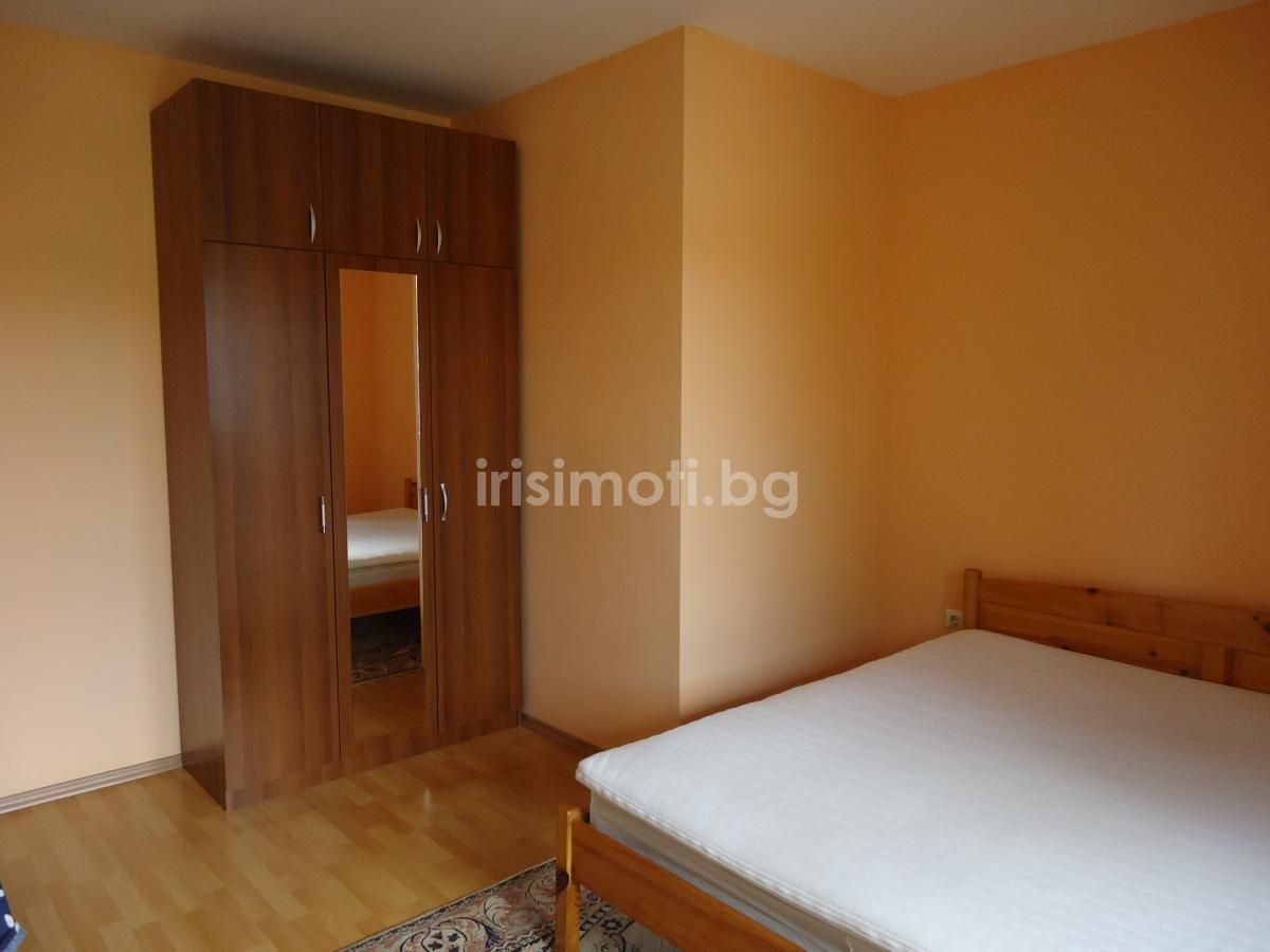 Дава се под наем Тристаен апартамент в София, Стрелбище - 120 кв.м за 770 € - Снимка #1