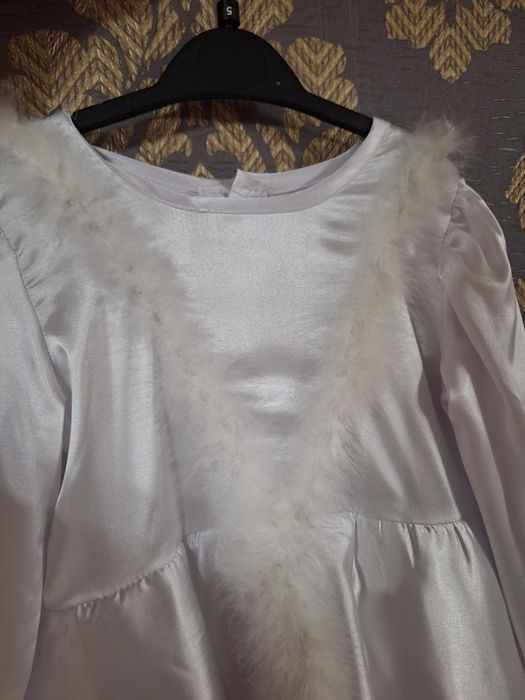 Vand rochie alba fulg de nea fetite 9-10 ani