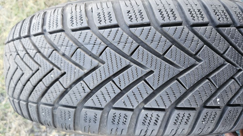 2бр гуми 195 65 15 дот 23 вредещайн